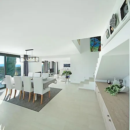 5br In - What'app - 0034-658-266-820 - For Reservations!